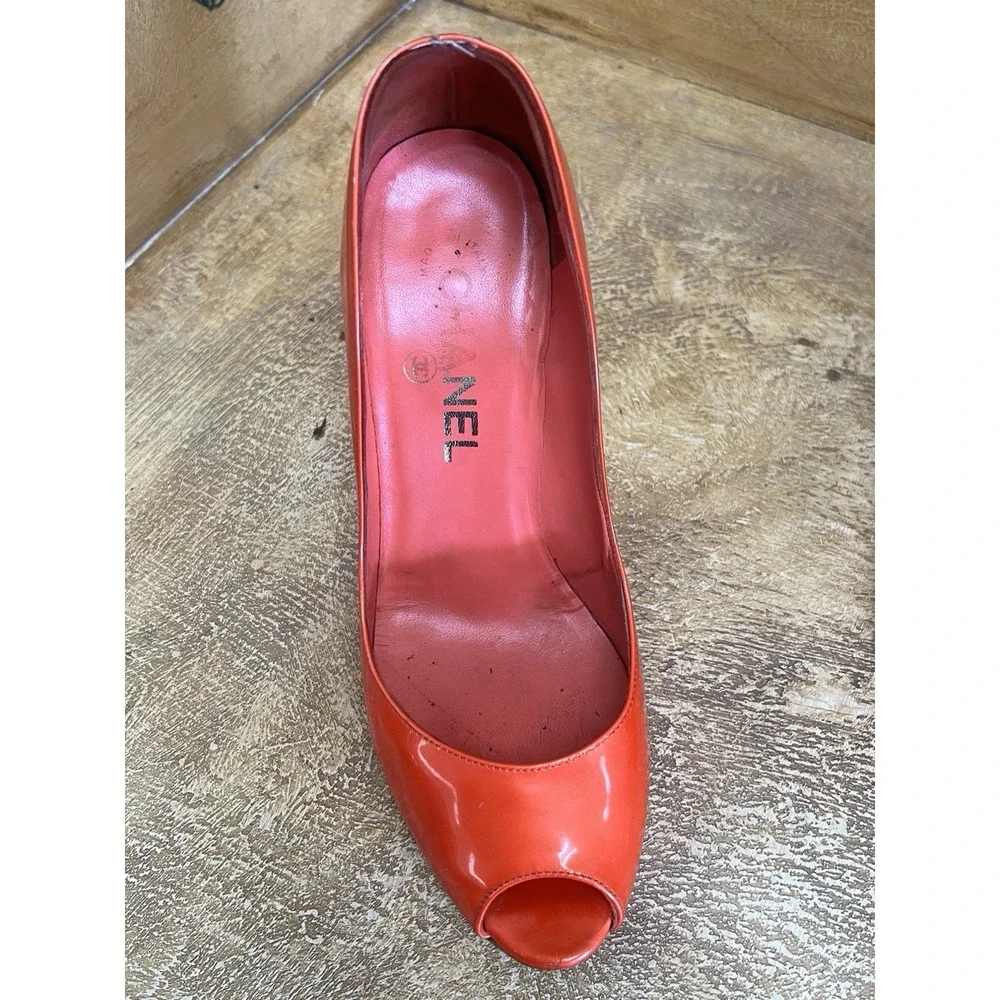CHANEL vintage pumps
